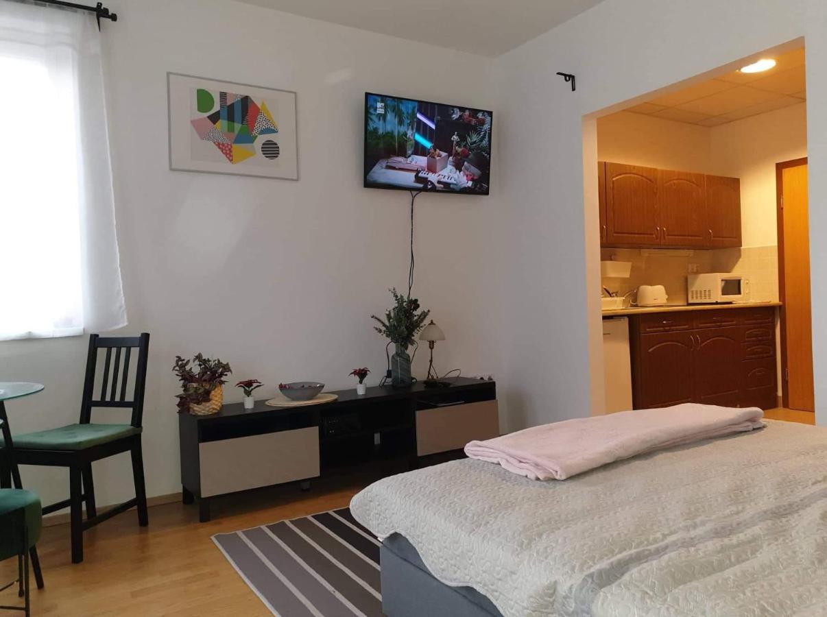 Relax Apartman Veresegyhaz Ngoại thất bức ảnh